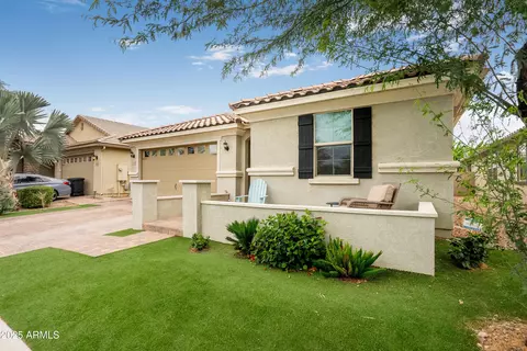Exterior - 3828 E Liberty Ln, Gilbert, AZ 85296 photo 3 of 4