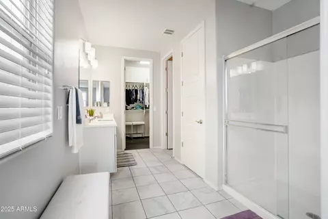 Bath - 3828 E Liberty Ln, Gilbert, AZ 85296 photo 2 of 2