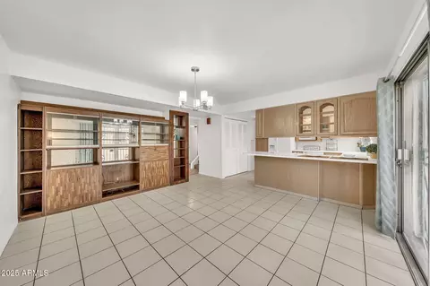 Dining - 4599 N 17th Ave, Phoenix, AZ 85015 photo 1 of 3