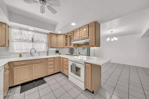 Kitchen - 4599 N 17th Ave, Phoenix, AZ 85015 photo 3 of 4