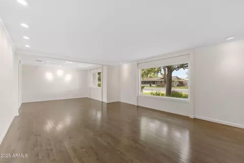 143 E Winter Dr, Phoenix, AZ 85020 photo 4