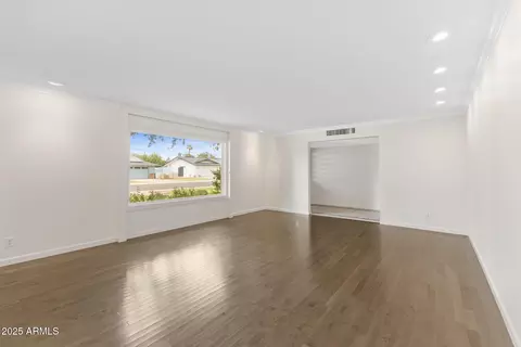 143 E Winter Dr, Phoenix, AZ 85020 photo 5
