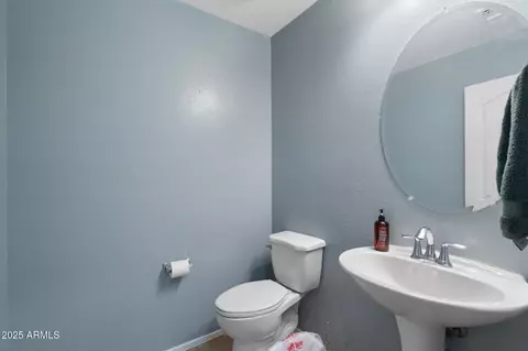 Bath - 2185 E Gillcrest Rd, Gilbert, AZ 85298 photo 1 of 2
