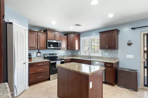 Kitchen - 2185 E Gillcrest Rd, Gilbert, AZ 85298 photo 2 of 2