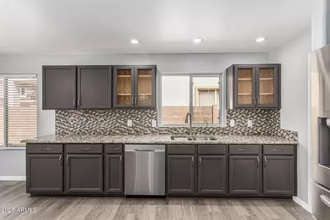 Kitchen - 10440 E Osage Ave, Mesa, AZ 85212 photo 3 of 4