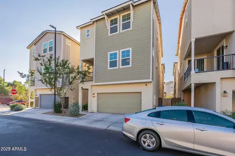 613 W Winchester Dr, Chandler, AZ 85286