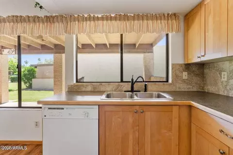 7707 E Park View Dr, Mesa, AZ 85208 photo 4