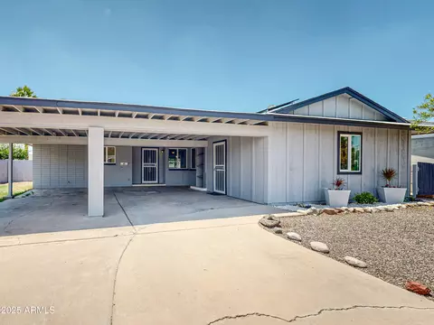 12832 N 111th Dr, Youngtown, AZ 85363