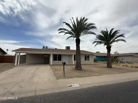 3749 W Gelding Dr, Phoenix, AZ 85053