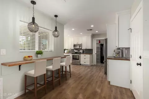 4939 E Paradise Dr, Scottsdale, AZ 85254