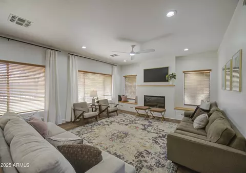 Living - 4609 E Ironhorse Rd, Gilbert, AZ 85297 photo 1 of 2