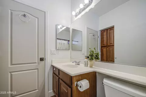 Bath - 4609 E Ironhorse Rd, Gilbert, AZ 85297 photo 7 of 10