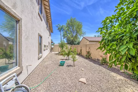 Exterior - 4609 E Ironhorse Rd, Gilbert, AZ 85297 photo 4 of 11