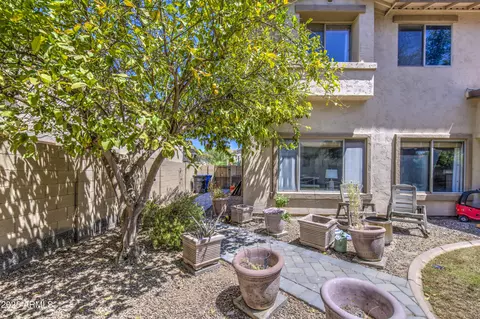 Exterior - 4609 E Ironhorse Rd, Gilbert, AZ 85297 photo 9 of 11
