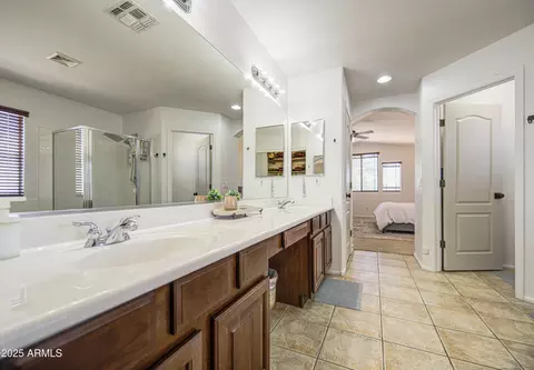 Bath - 4609 E Ironhorse Rd, Gilbert, AZ 85297 photo 1 of 10