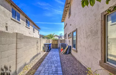 Exterior - 4609 E Ironhorse Rd, Gilbert, AZ 85297 photo 10 of 11