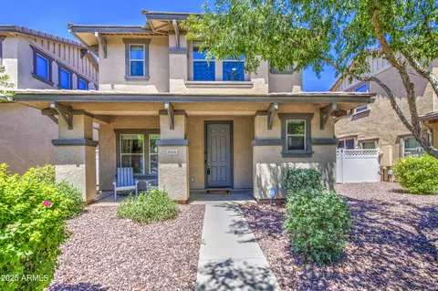 935 S Deerfield Ln, Gilbert, AZ 85296