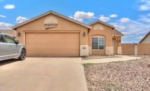 8735 W Pineveta Dr W, Arizona City, AZ 85123