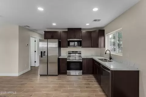 1009 S 17th Ave, Phoenix, AZ 85007
