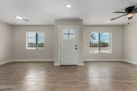 Living - 1009 S 17th Ave, Phoenix, AZ 85007 photo 1 of 4