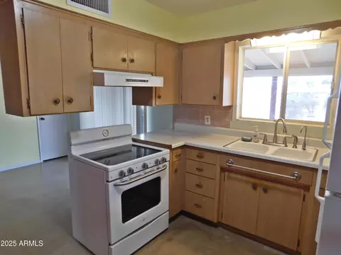 Kitchen - 1019 E Granada Ave, Apache Junction, AZ 85119 photo 1 of 2