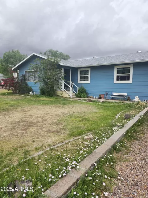 1090 S 6th West St, Saint Johns, AZ 85936