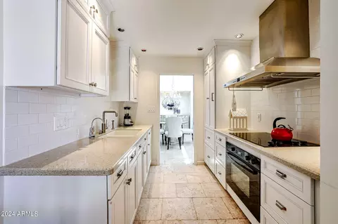 Kitchen - 361 E Palm Ln, Phoenix, AZ 85004 photo 4 of 5
