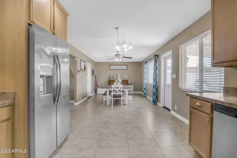 Dining - 1719 E Dana Ave, Mesa, AZ 85204 photo 1 of 3