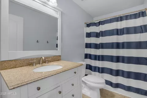 Bath - 1719 E Dana Ave, Mesa, AZ 85204 photo 3 of 4