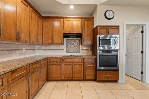 Kitchen - 8540 E Mcdowell Rd #119, Mesa, AZ 85207 photo 3 of 5