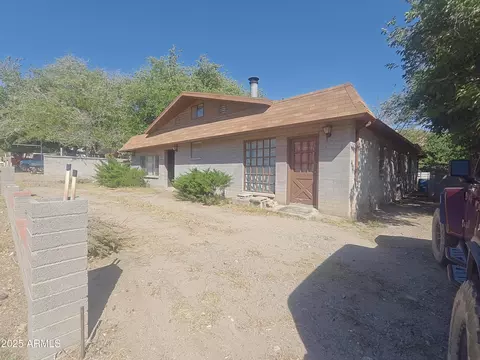 5463 E Roberts Dr, Globe, AZ 85501