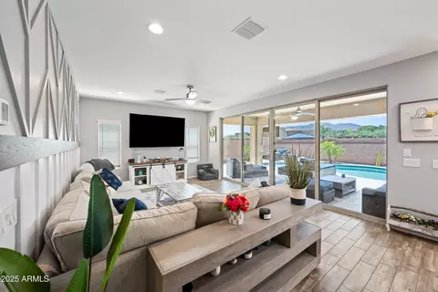 2387 E Runaway Bay Pl, Gilbert, AZ 85298 photo 12