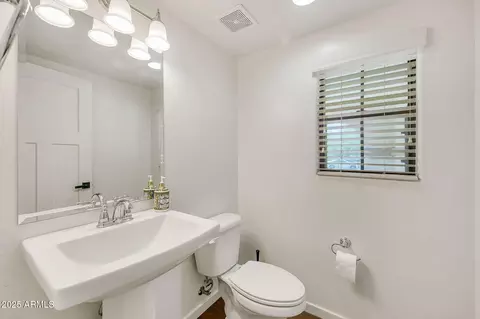 Bath - 10428 E Nopal Ave, Mesa, AZ 85209 photo 4 of 4