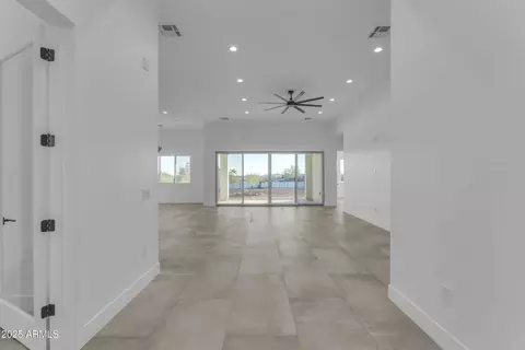 475 W Saddle Mountain Rd, Phoenix, AZ 85086 photo 4