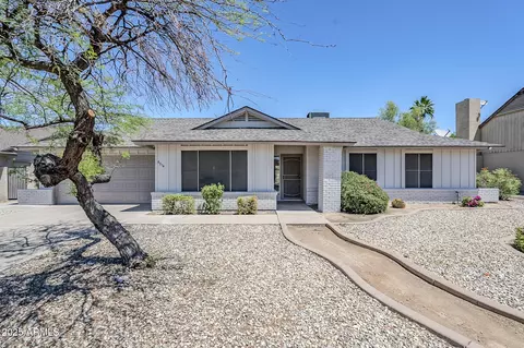 6214 W Sunnyside Dr, Glendale, AZ 85304