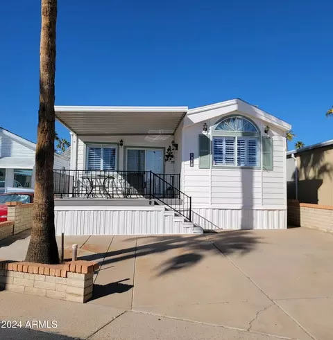 1318 W Chesapeake Dr, Apache Junction, AZ 85119