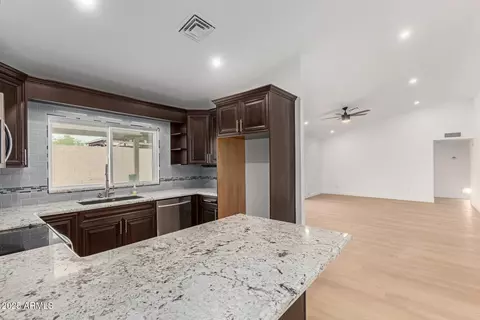 908 W Mohawk Ln, Phoenix, AZ 85027 photo 11