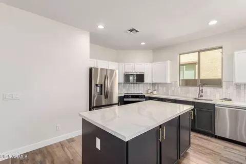 Kitchen - 3875 E Claxton Ave, Gilbert, AZ 85297 photo 4 of 7