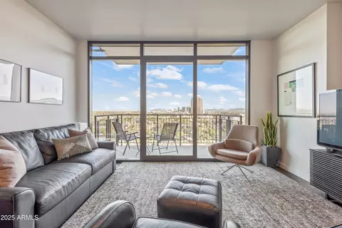 200 W Portland St #1024, Phoenix, AZ 85003