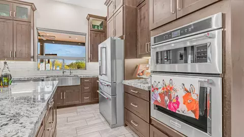 Kitchen - 1158 S Deer Run Ct, Apache Junction, AZ 85119 photo 4 of 7