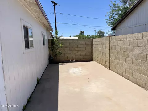 Exterior - 8502 N 26th Ave, Phoenix, AZ 85021 photo 4 of 4