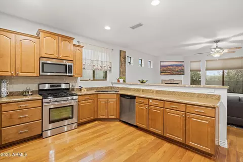 Kitchen - 13 E Foothill Dr, Phoenix, AZ 85020 photo 2 of 3