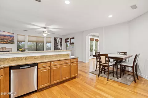 Dining - 13 E Foothill Dr, Phoenix, AZ 85020 photo 3 of 4