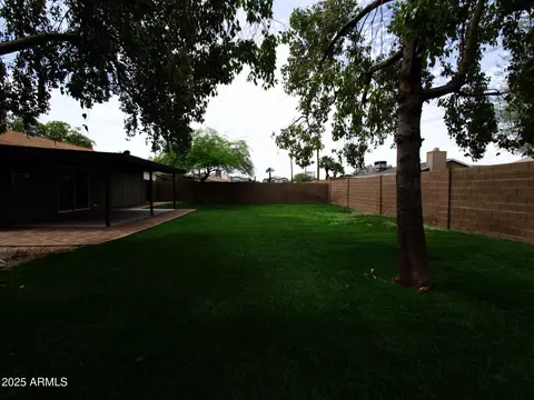 Exterior - 3216 E Campo Bello Dr, Phoenix, AZ 85032 photo 7 of 10