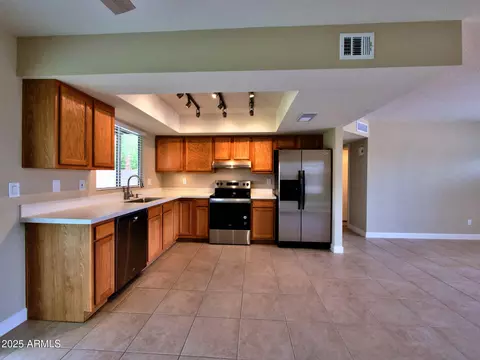 Kitchen - 3216 E Campo Bello Dr, Phoenix, AZ 85032 photo 1 of 4