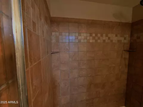 Bath - 3216 E Campo Bello Dr, Phoenix, AZ 85032 photo 8 of 8