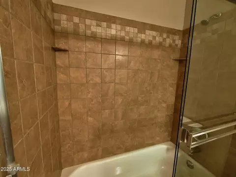 Bath - 3216 E Campo Bello Dr, Phoenix, AZ 85032 photo 4 of 8