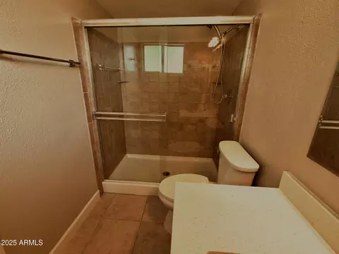 Bath - 3216 E Campo Bello Dr, Phoenix, AZ 85032 photo 7 of 8
