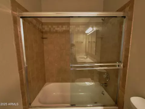 Bath - 3216 E Campo Bello Dr, Phoenix, AZ 85032 photo 3 of 8