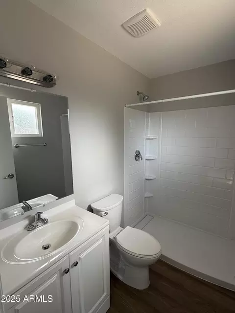 Bath - 7007 S 45th Pl, Phoenix, AZ 85042 photo 2 of 2